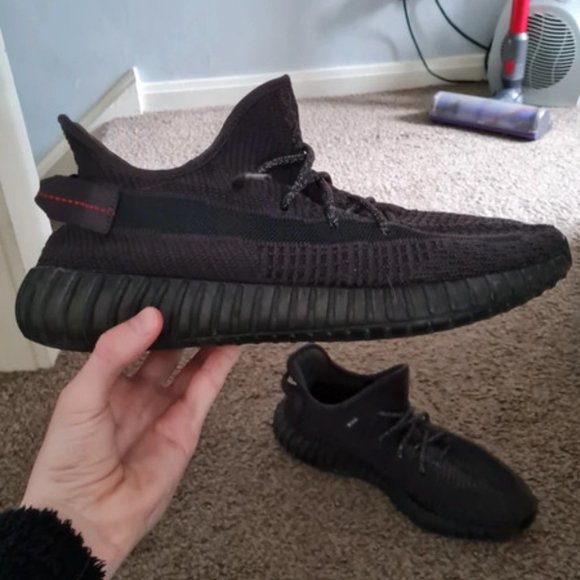 Yeezy 350 Blacks main image 4